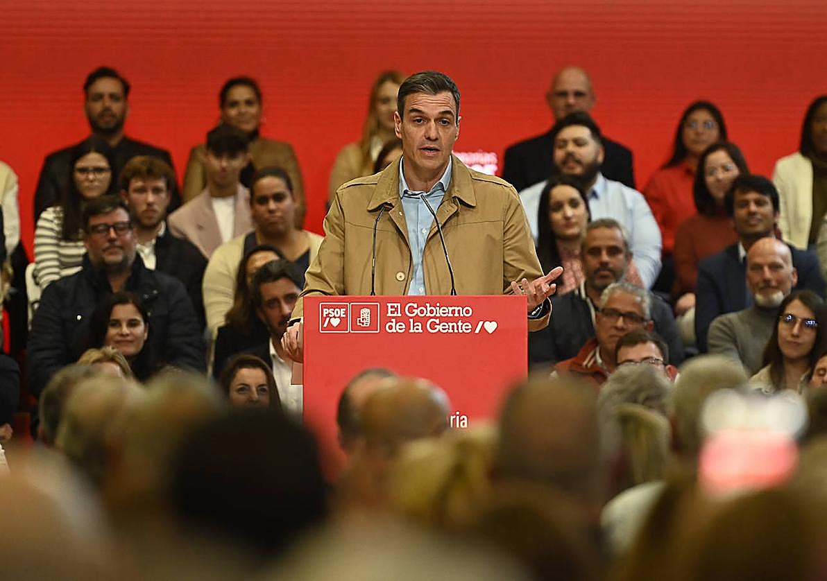 Pedro Sánchez en un mitin celebrado en la capital grancanaria.