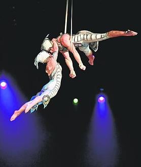 Imagen secundaria 2 - El público alucina con el espectacular y vibrante ecosistema de insectos de Ovo