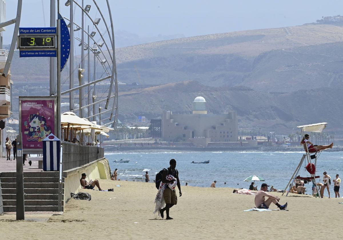 Episodio de calor en la capital grancanaria el pasado mes de junio.