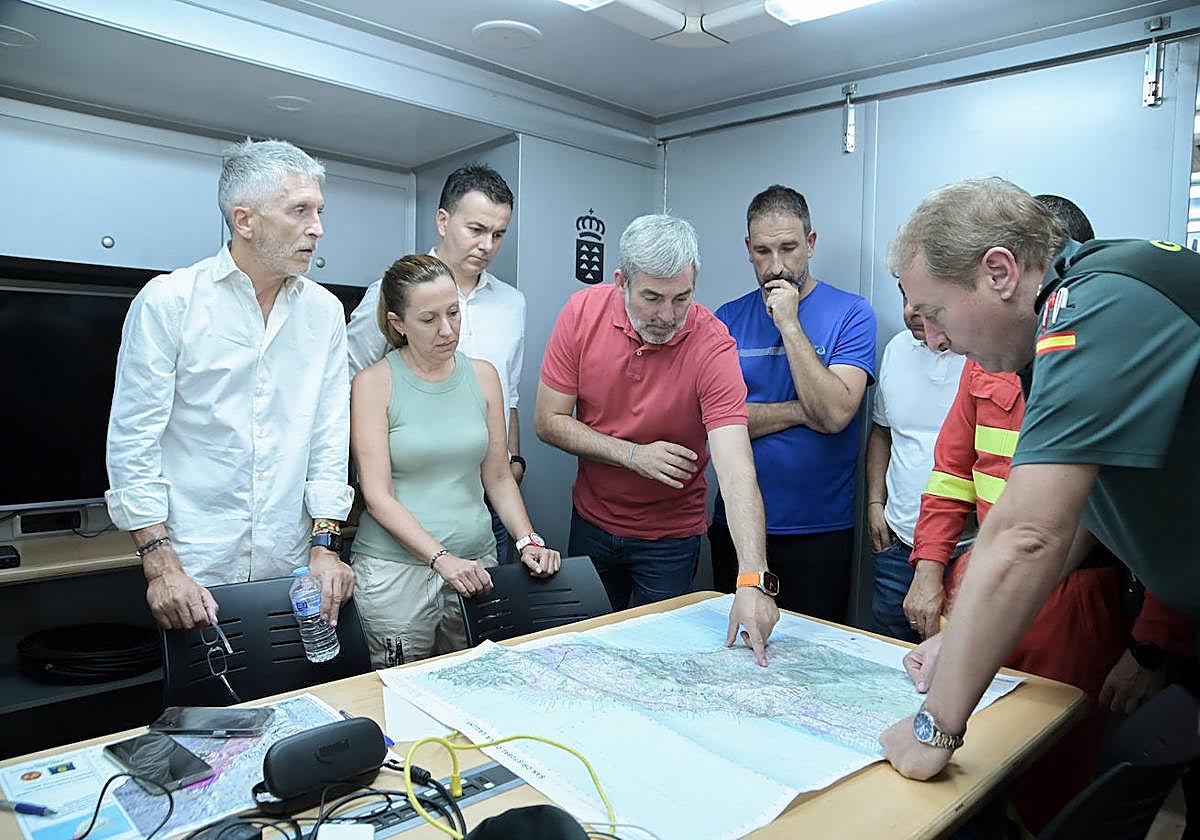 Marlaska visita Tenerife para conocer la evolución del incendio