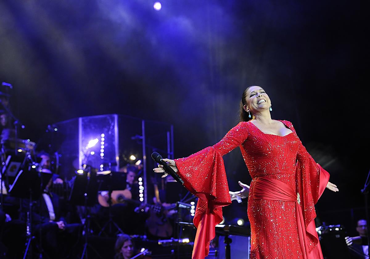 Imagen de Isabel Pantoja en su último concierto en el Gran Canaria Arena.