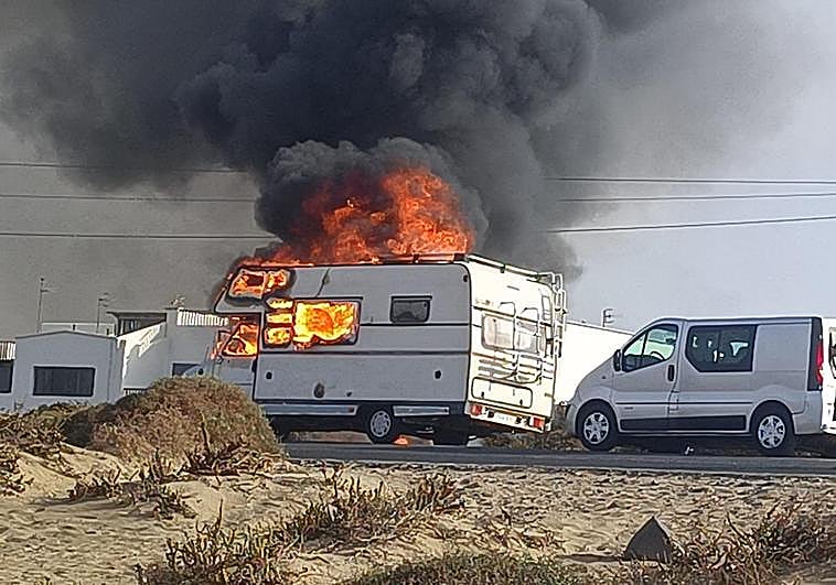 La caravana en llamas.