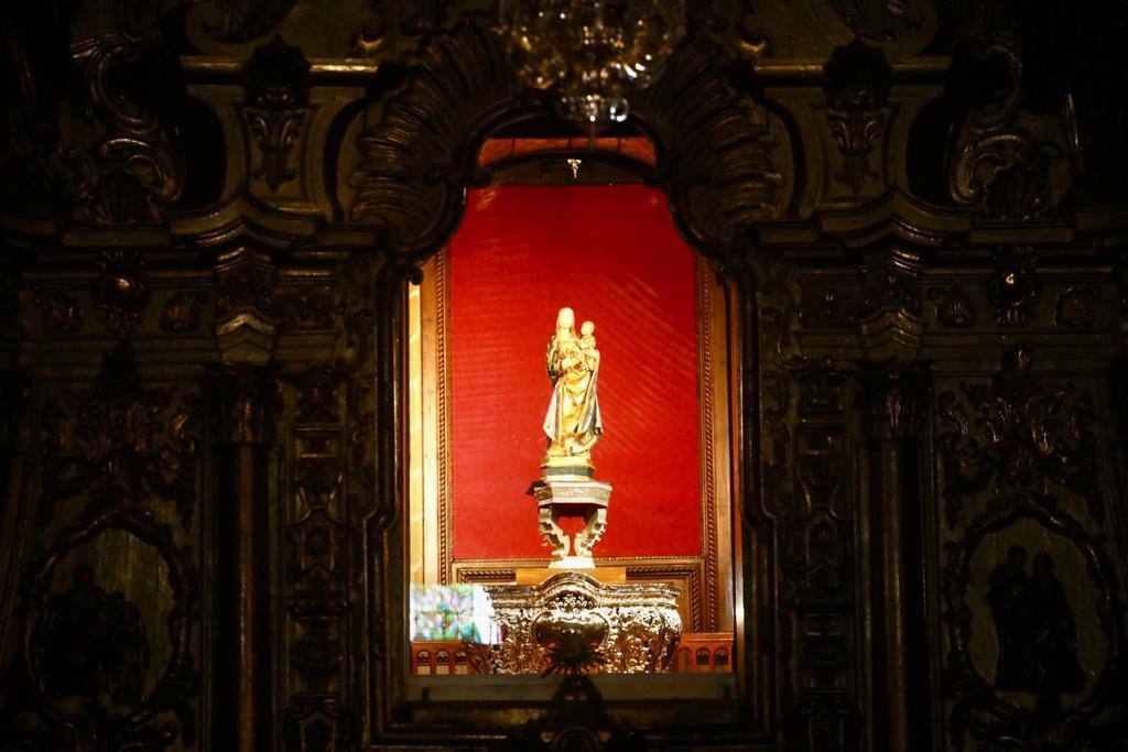 La Virgen del Pino se exhibe sin su manto en el Camarín de la Basílica