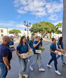 Imagen secundaria 2 - El Rocasa rinde visita al Santísimo Cristo de Telde