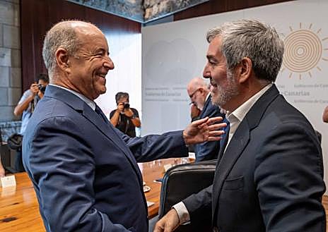 Imagen secundaria 1 - Imágenes de la primera reunión de la legislatura del Consejo Asesor del Presidente.