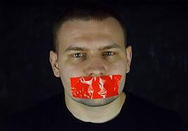 El negocio de los ofendiditos