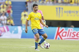 Enzo Loiodice, con la pelota.