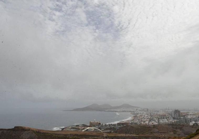 Posibles lluvias débiles en las islas montañosas este lunes en Canarias