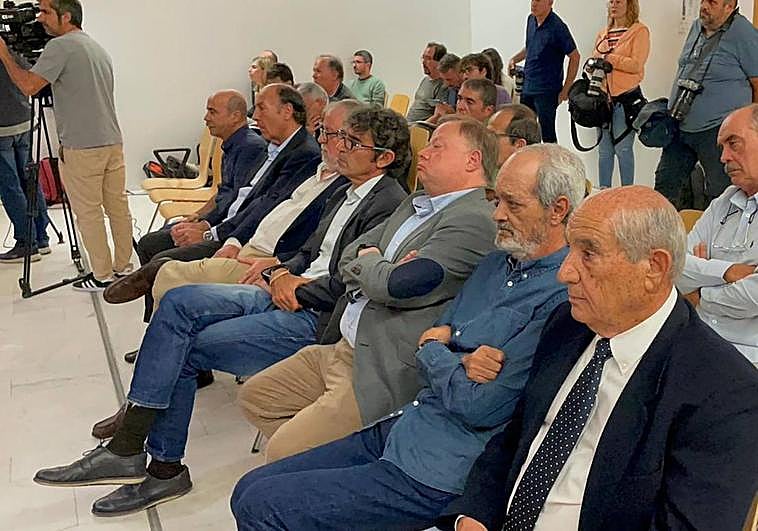 El fiscal del caso Jable retira la acusación formulada en su momento contra cinco de los 17 acusados.