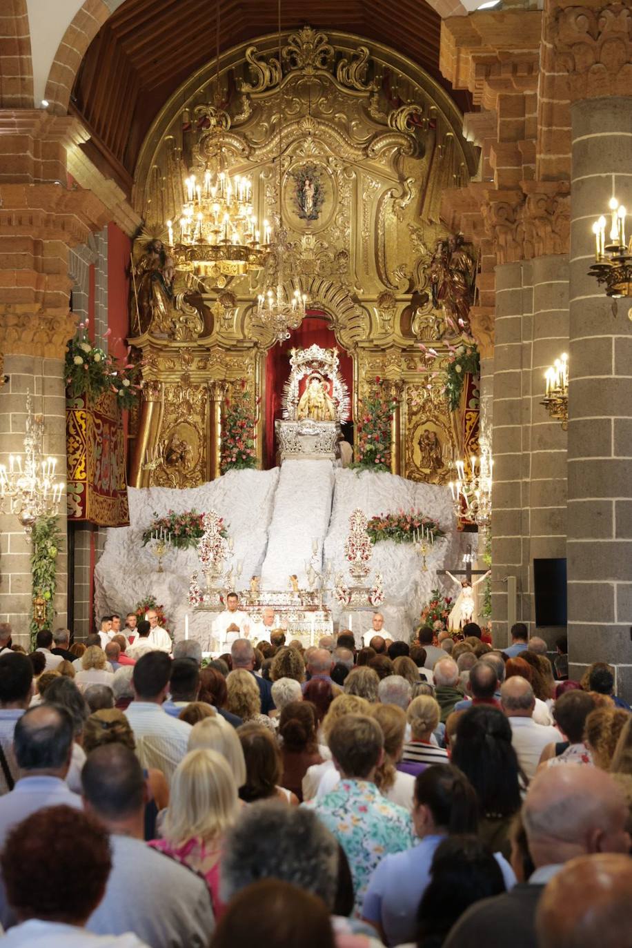 La bajada de la Virgen del Pino del Camarín, en imágenes