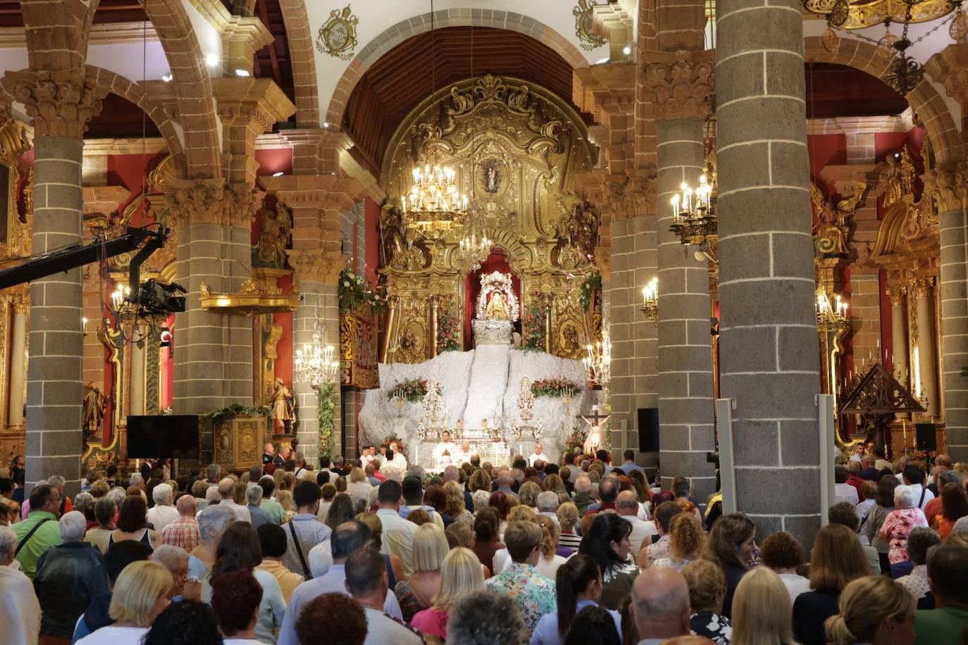 La bajada de la Virgen del Pino del Camarín, en imágenes