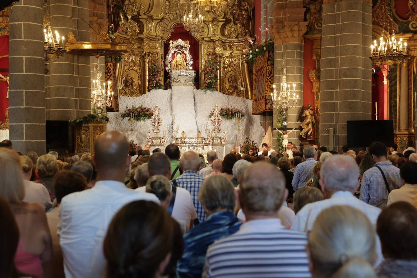 La bajada de la Virgen del Pino del Camarín, en imágenes