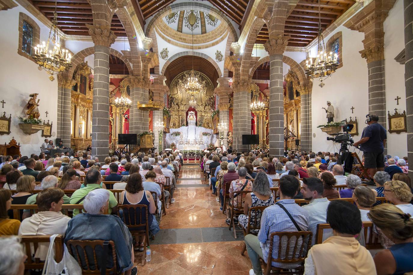 La bajada de la Virgen del Pino del Camarín, en imágenes
