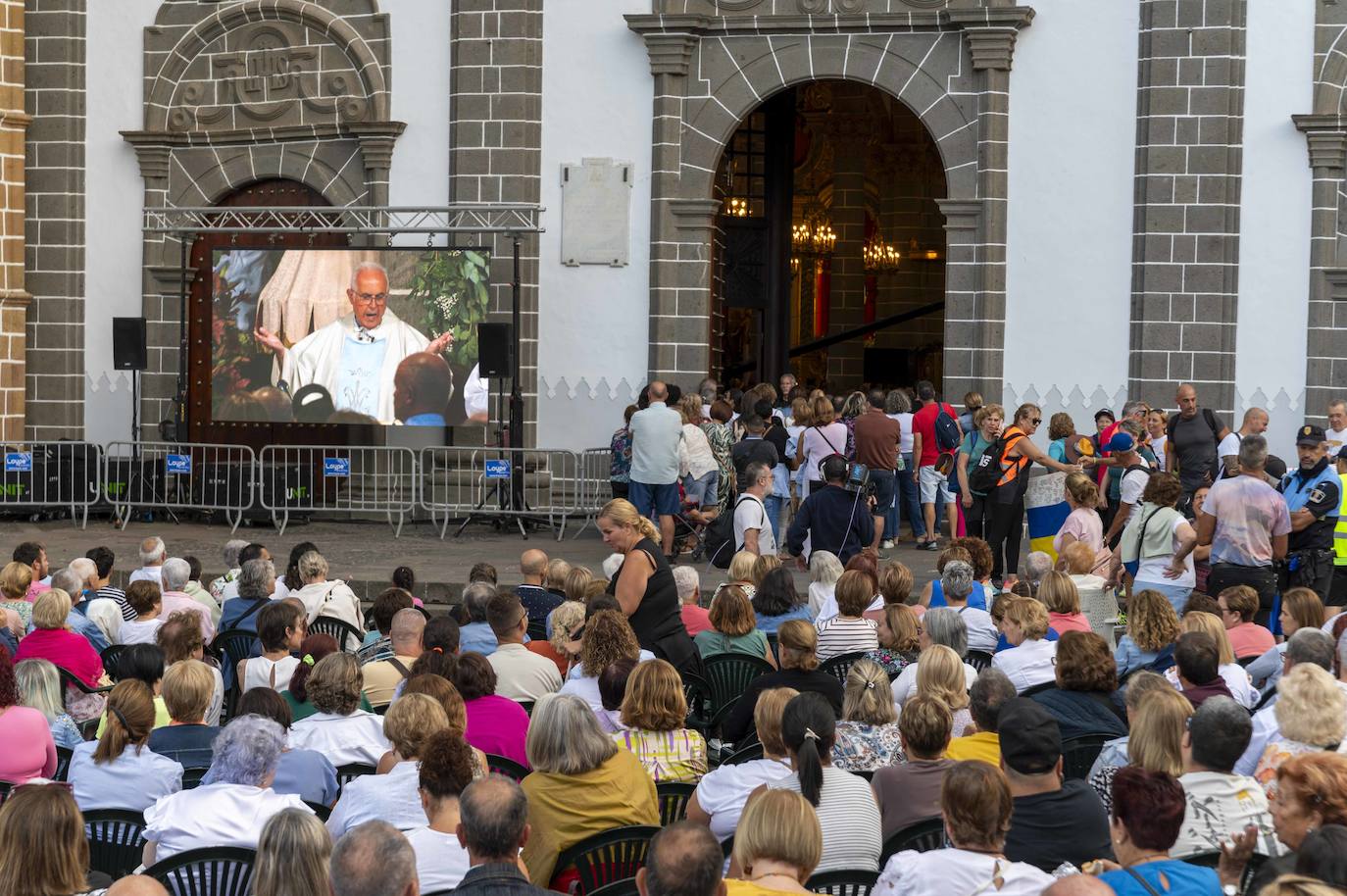 La bajada de la Virgen del Pino del Camarín, en imágenes