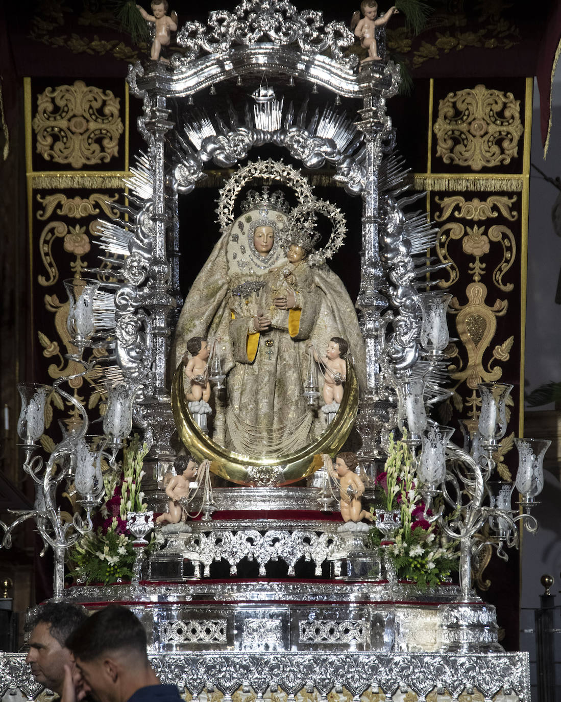 Teror empieza a coger color y ambiente antes de los platos fuertes del Pino