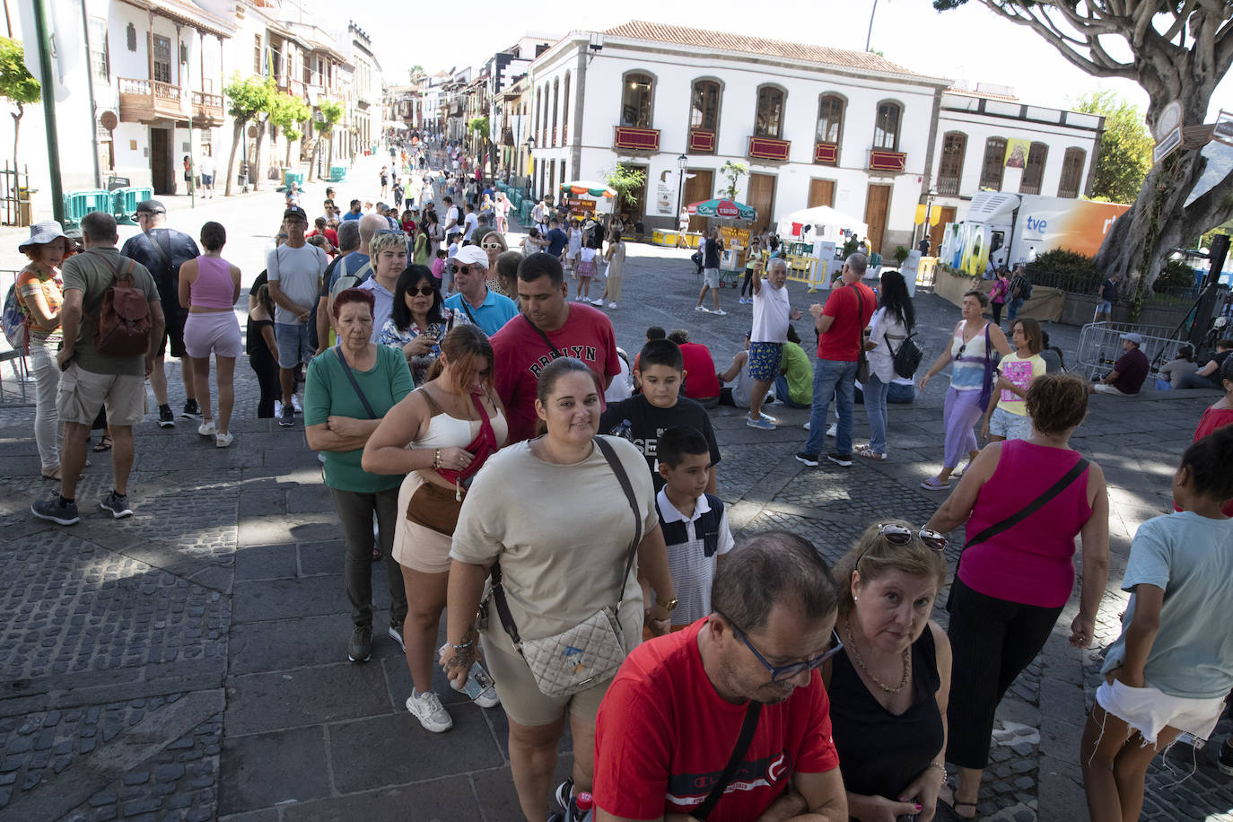 Teror empieza a coger color y ambiente antes de los platos fuertes del Pino