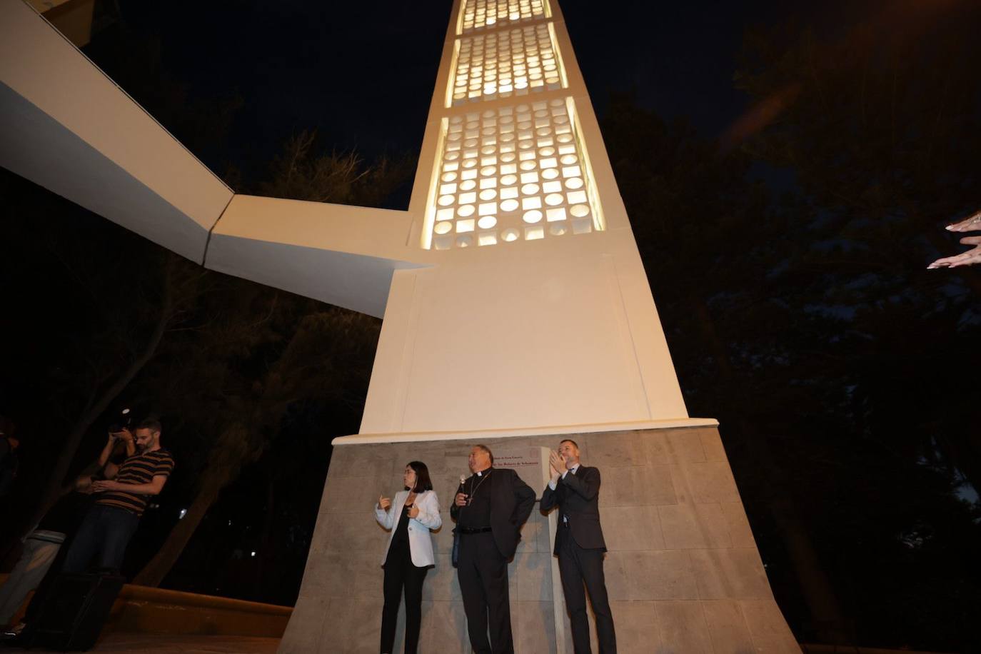 La nueva torre del campanario de Los Dolores, en imágenes