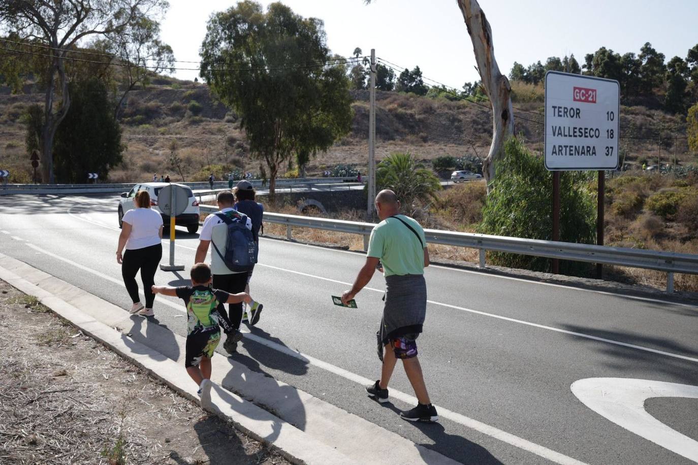 Los peregrinos empiezan su camino hacia Teror