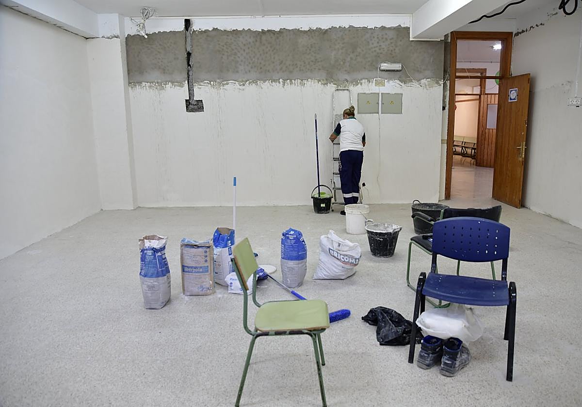 Obras para acondicionar un aula para escolares de 0 a 3 años en el colegio Perseidas, en el barrio de La Paterna, en la capital grancanaria.
