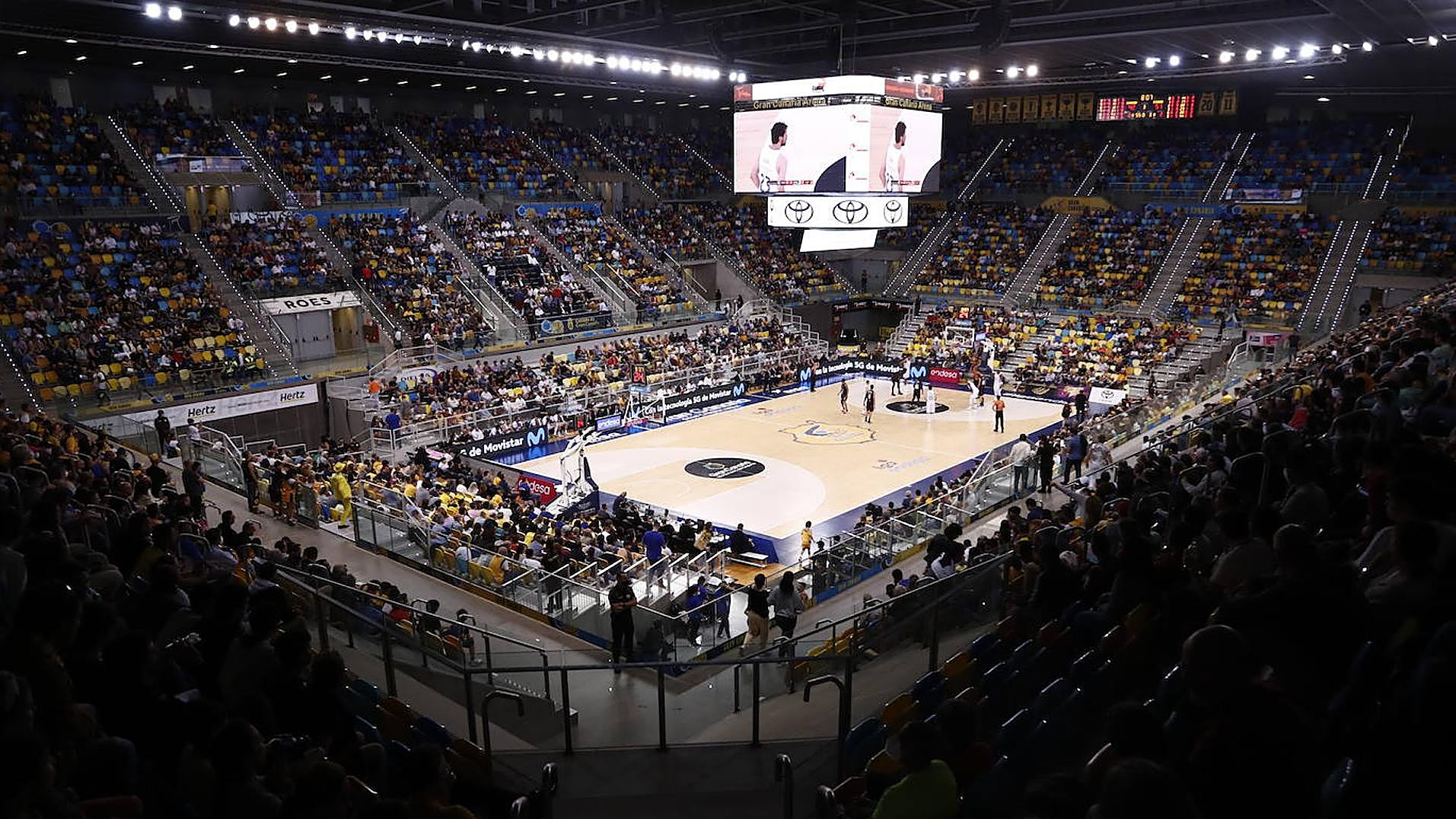 The Gran Canaria Basketball Club invites the fans to witness the team's training session before
