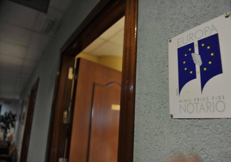 Los notarios apoyan rebajar Sucesiones para que los que menos tienen «puedan heredar»