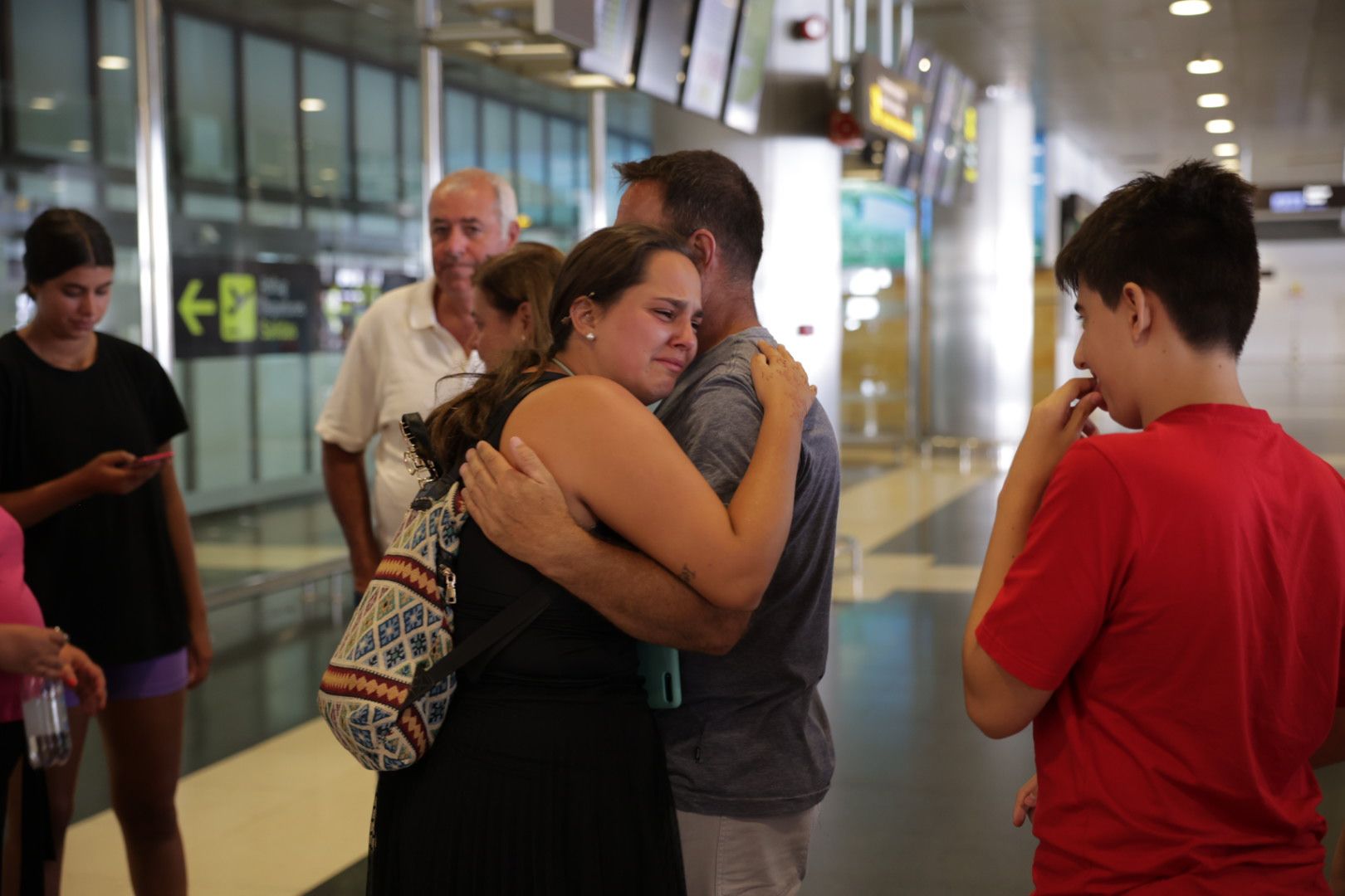 Los canarios vuelven a casa a salvo tras el terremoto