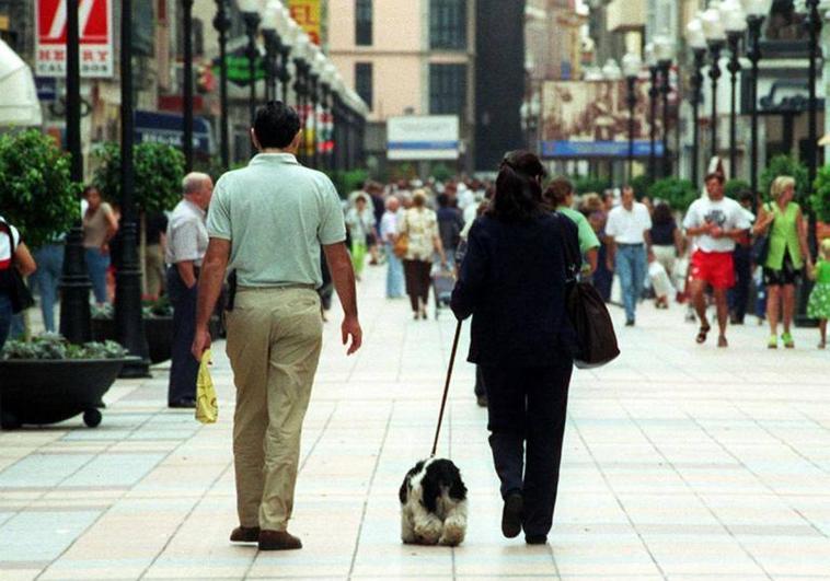El Ayuntamiento evaluará si veta el paso de los perros por Triana