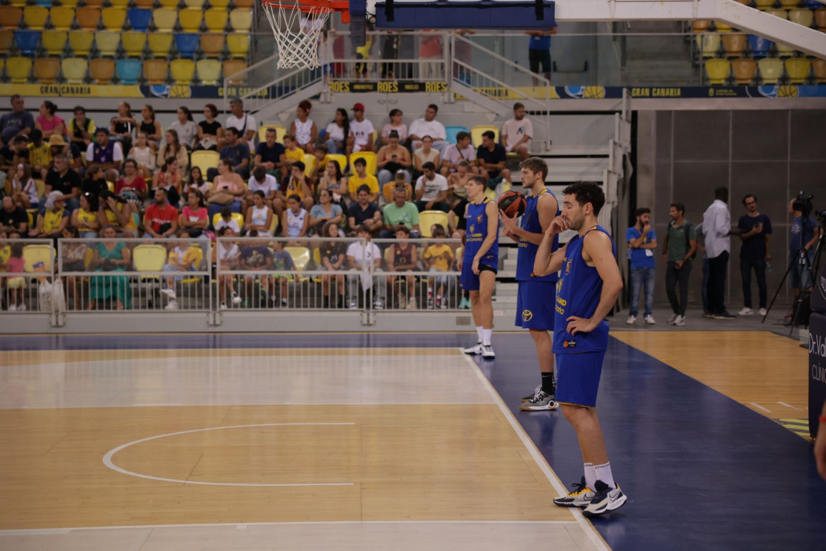 Puertas abiertas al espectáculo en el Arena