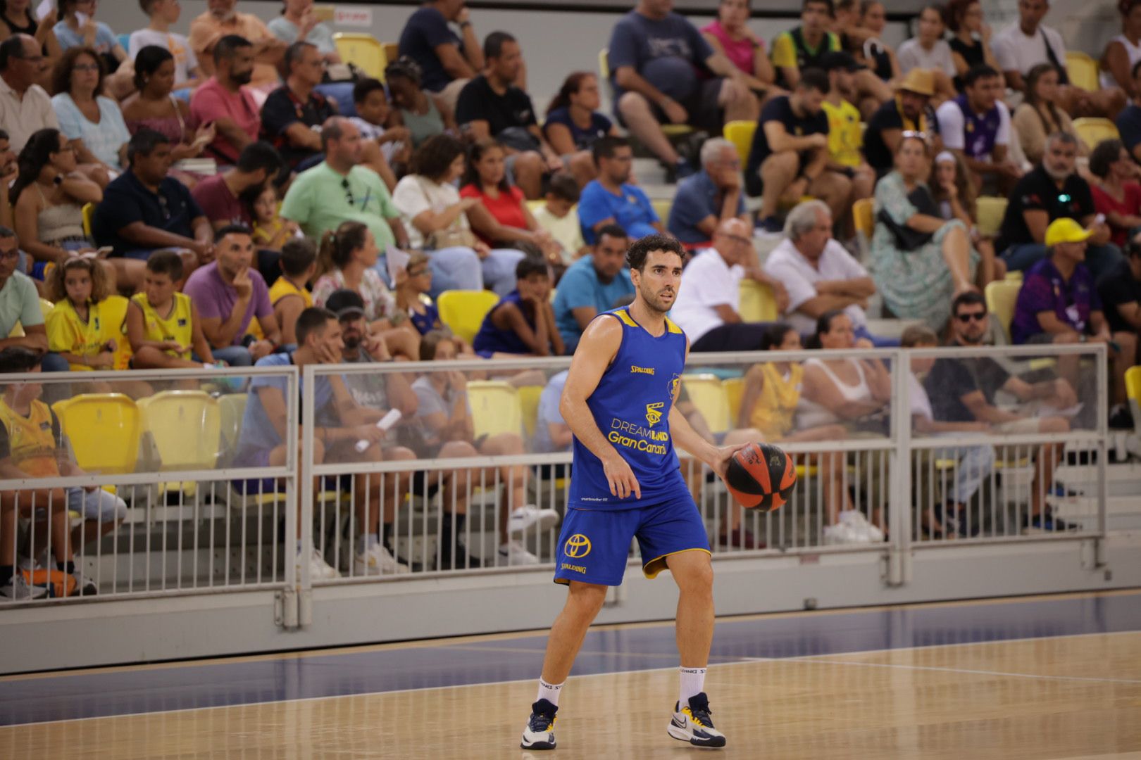 Puertas abiertas al espectáculo en el Arena