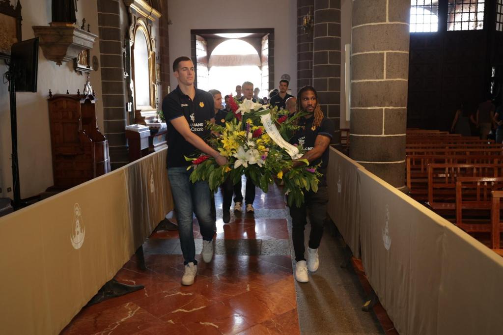 El CB Gran Canaria visita a la Virgen del Pino