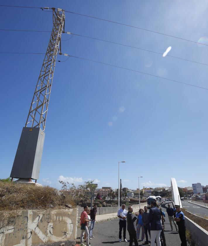Imagen secundaria 2 - Cabildo y Telde quitarán la torreta eléctrica del viaducto más de 12 años después
