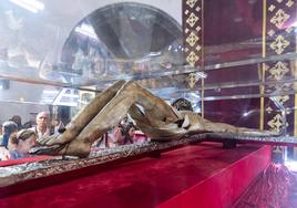 La basílica de San Juan acoge la Subida del Santo Cristo, la última del cura Cabrera