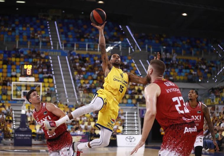 Estreno triunfal del Dreamland Gran Canaria ante el BAXI Manresa (97-92)