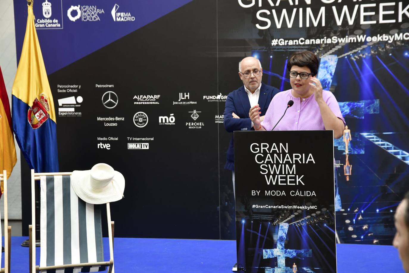 Presentación de Moda Cálida en imágenes