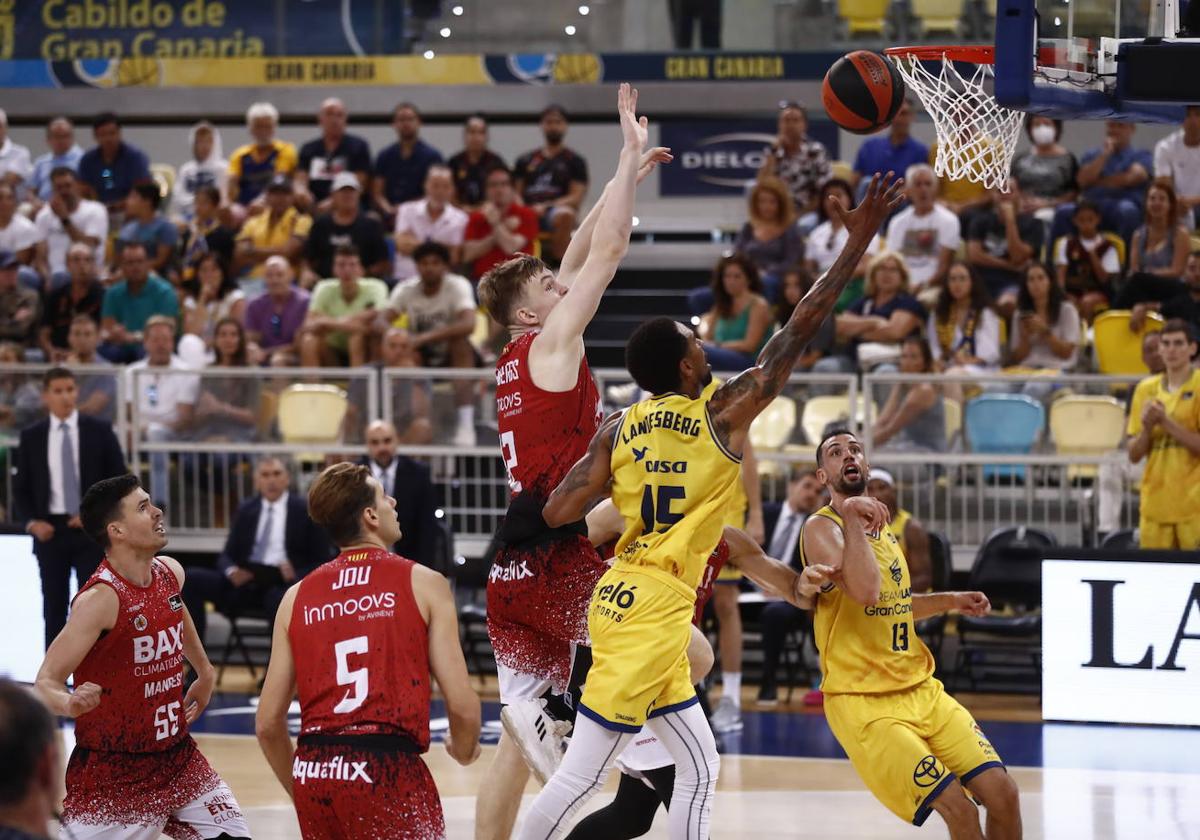 Landesberg anota en el duelo ante el BAXI Manresa.