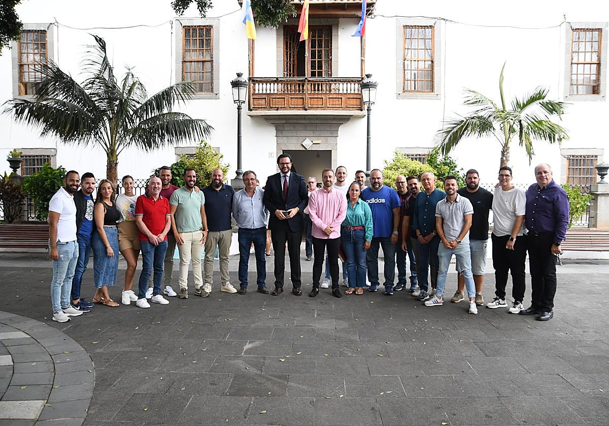 Telde aprueba la celebración de un memorial anual en recuerdo del murguero Arturo García.