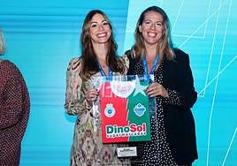 Tania Reyes, jefa de Desarrollo de Recursos Humanos, y Elisa Ferraro, jefa de Selección de Personal de Recursos Humanos de HiperDino.