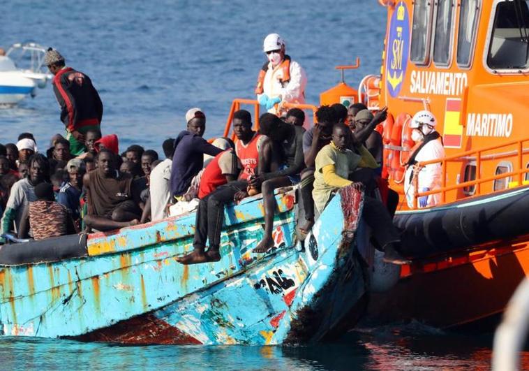 Llegan dos cayucos a Gran Canaria y El Hierro con 173 inmigrantes
