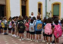 Imagen de archivo del inicio del curso en una escuela de primaria andaluza.
