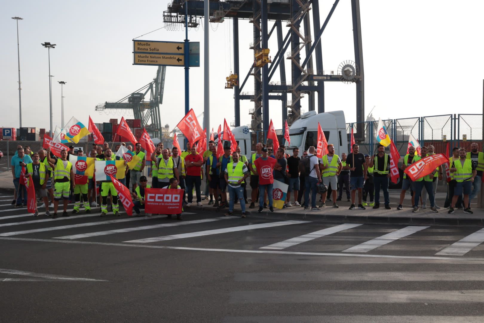 La huelga de los transportistas, en imágenes