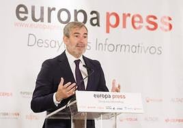 El presidente de Canarias, Fernando Clavijo, durante su intervención en el desayuno informativo.