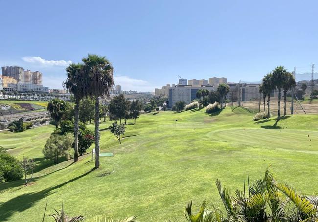 Vistas del campo de golf Las Palmeras desde la terraza de Triple Bogey