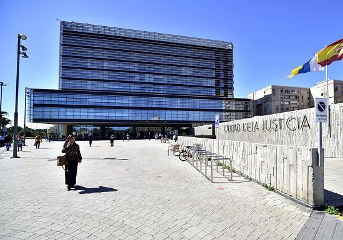 Exteriores de la Ciudad de la Justicia de Las Palmas de Gran Canaria, sede de la Audiencia Provincial.