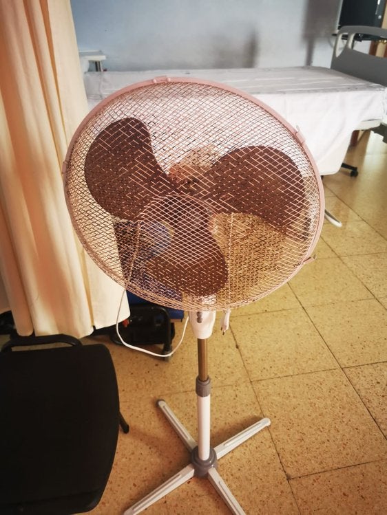 Ventilador en una habitación del área de hospitalización.