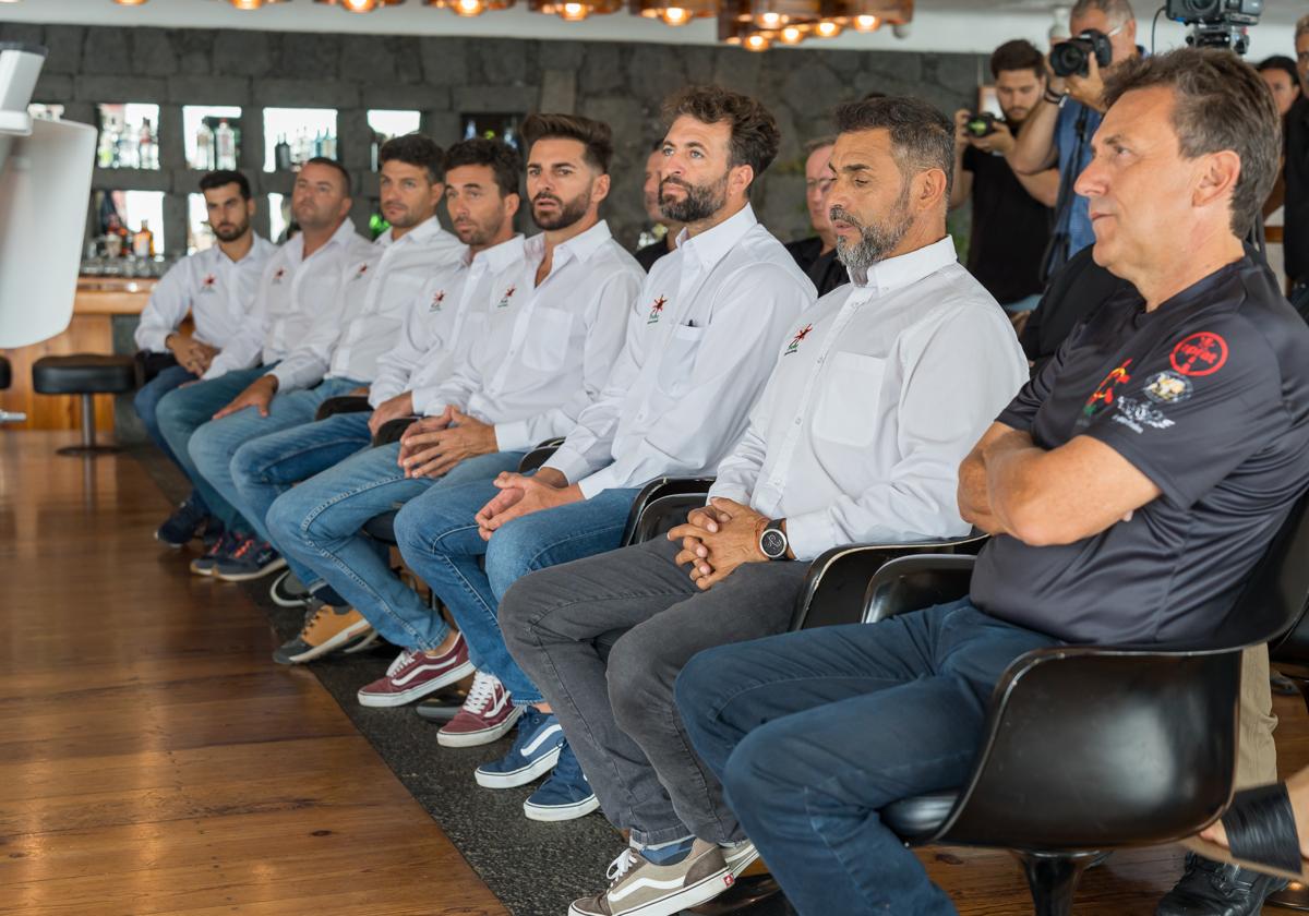 Momento de la presentación este lunes en el Castillo de San José.