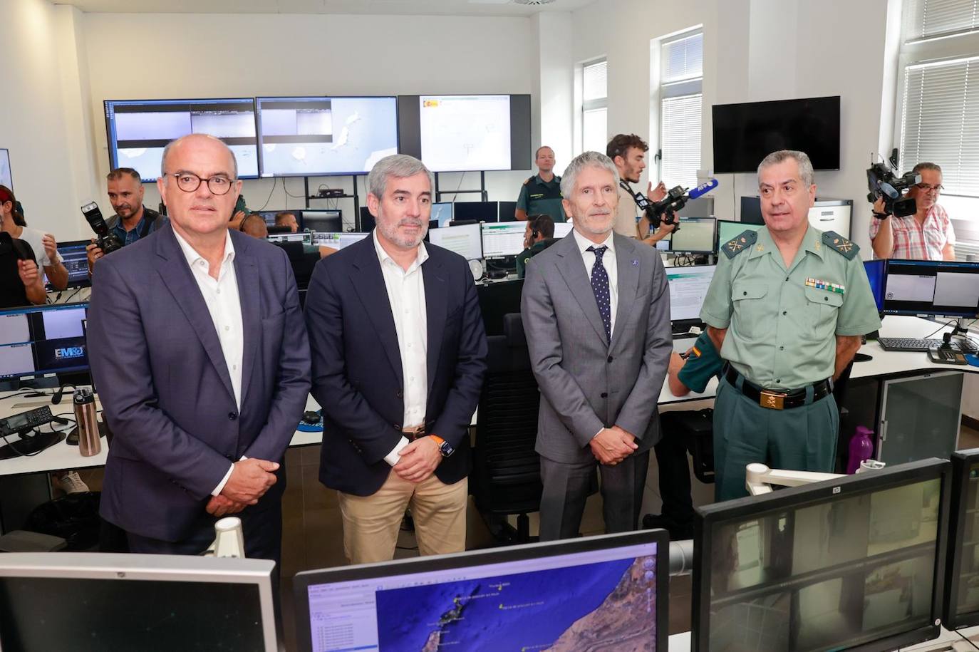 Marlaska llega a Canarias en plena oleada de migrantes