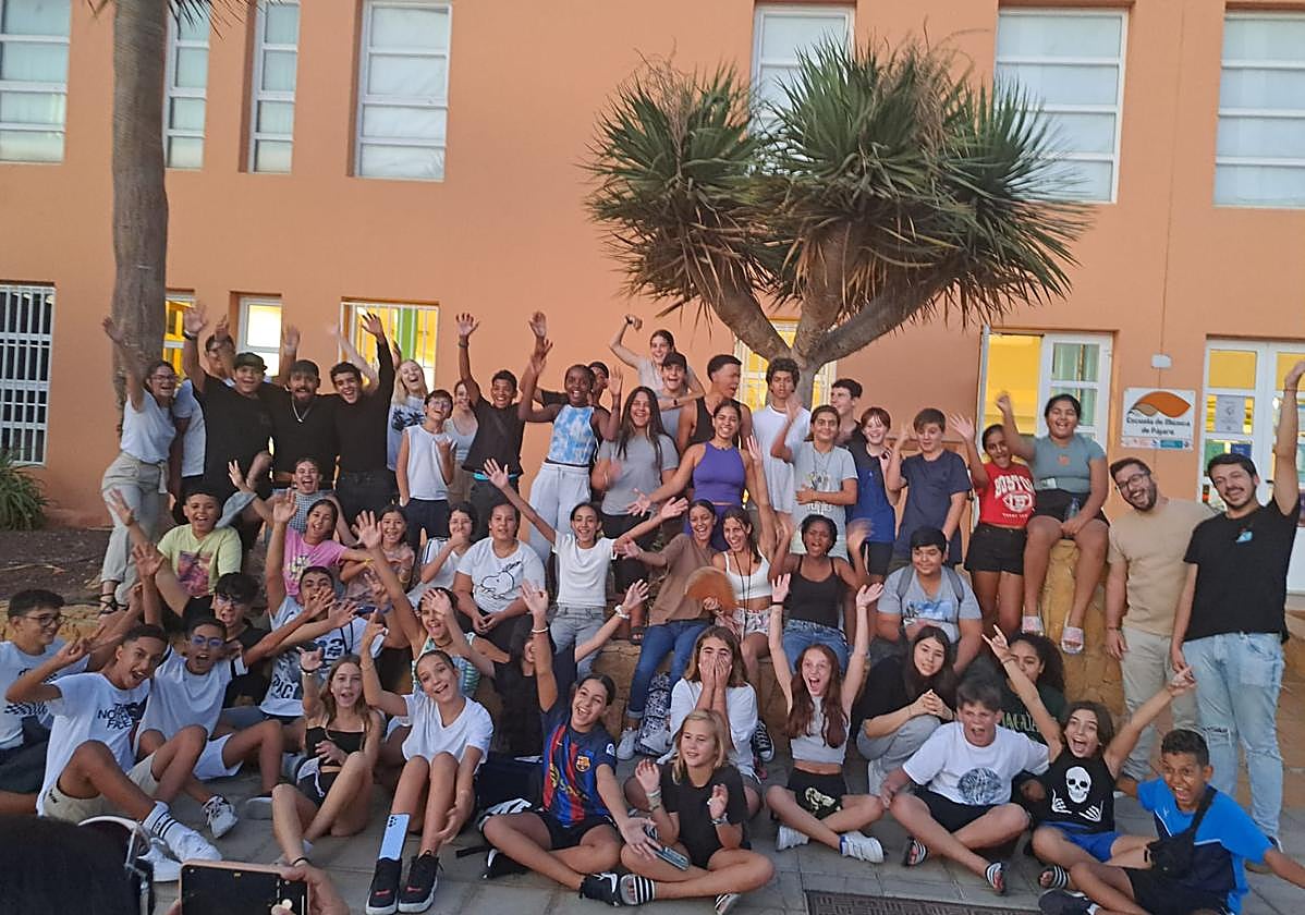 Los jóvenes que se dieron cita en la casa de la cultura.