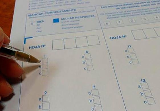 Acude en moto al examen para recuperar los puntos