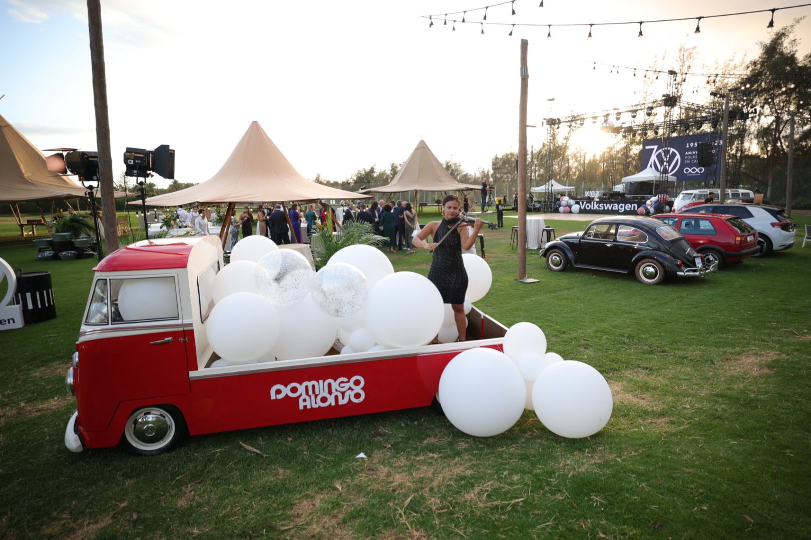 Luz, elegancia y color en la gran fiesta de VolksWagen