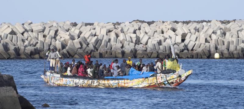 Llega a El Hierro un cayuco con 148 ocupantes, entre ellos ocho mujeres